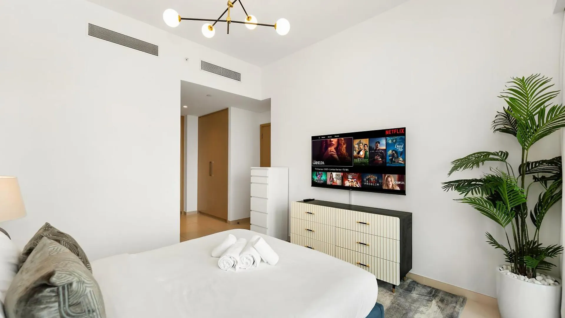 Burj Royale 3 Bedroom Full Burj Khalifa Fountain View Dubai Apartment