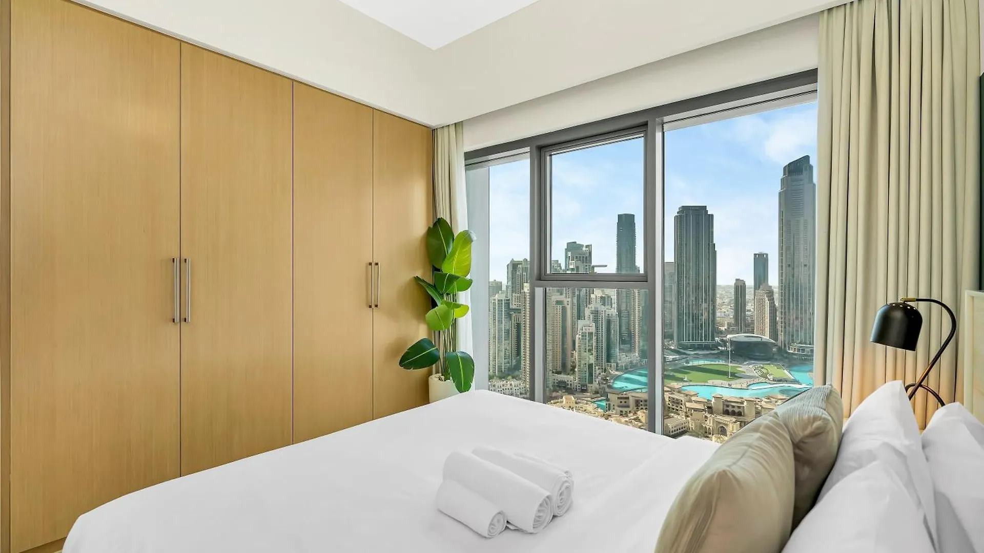 Apartment Burj Royale 3 Bedroom Full Burj Khalifa Fountain View Dubai
